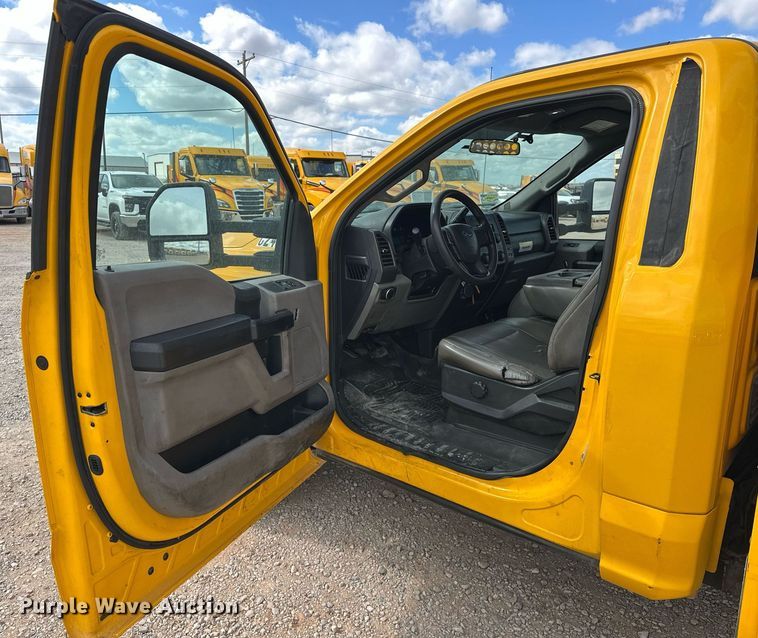 image for item EJ8461 2017 Ford F350 Super Duty XL utility bed pickup truck