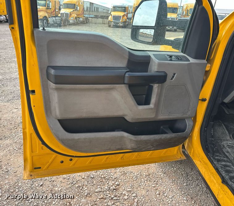 image for item EJ8461 2017 Ford F350 Super Duty XL utility bed pickup truck