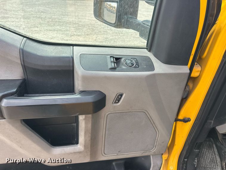 image for item EJ8461 2017 Ford F350 Super Duty XL utility bed pickup truck