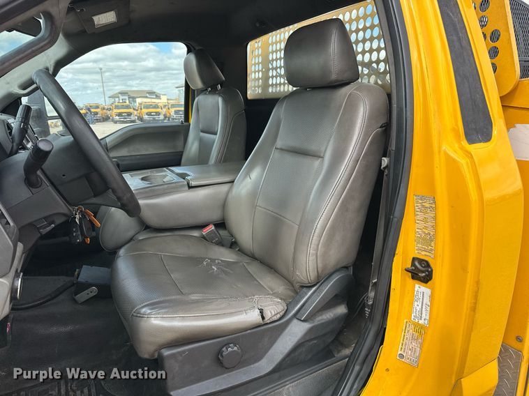 image for item EJ8461 2017 Ford F350 Super Duty XL utility bed pickup truck