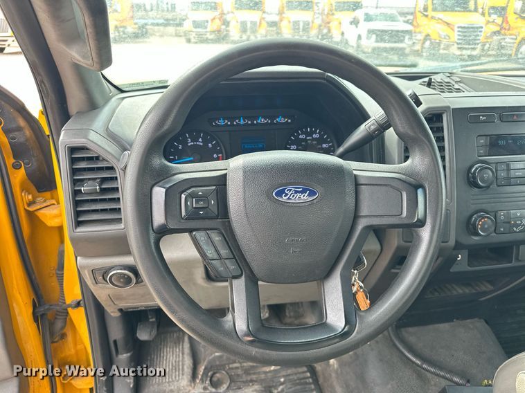 image for item EJ8461 2017 Ford F350 Super Duty XL utility bed pickup truck