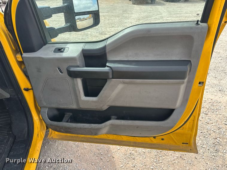 image for item EJ8461 2017 Ford F350 Super Duty XL utility bed pickup truck