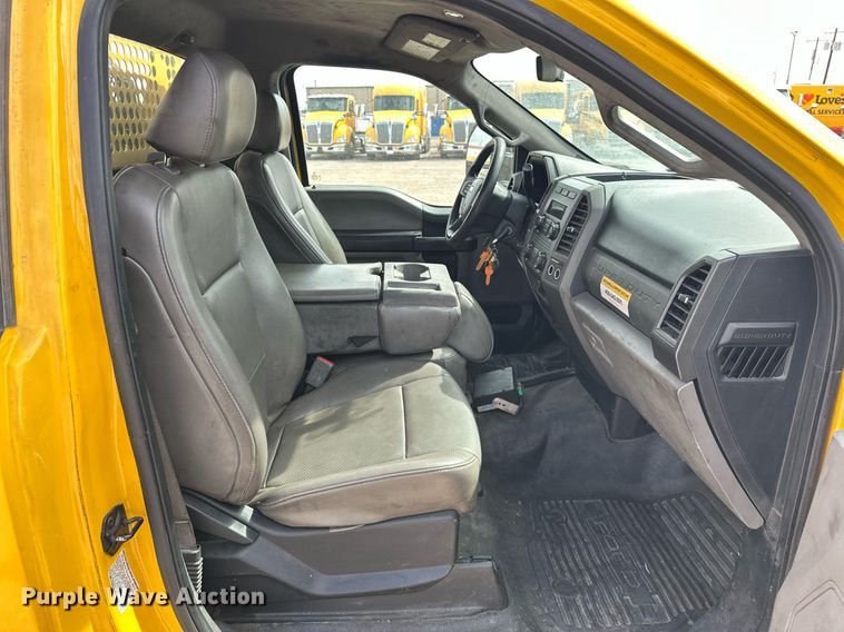 image for item EJ8461 2017 Ford F350 Super Duty XL utility bed pickup truck