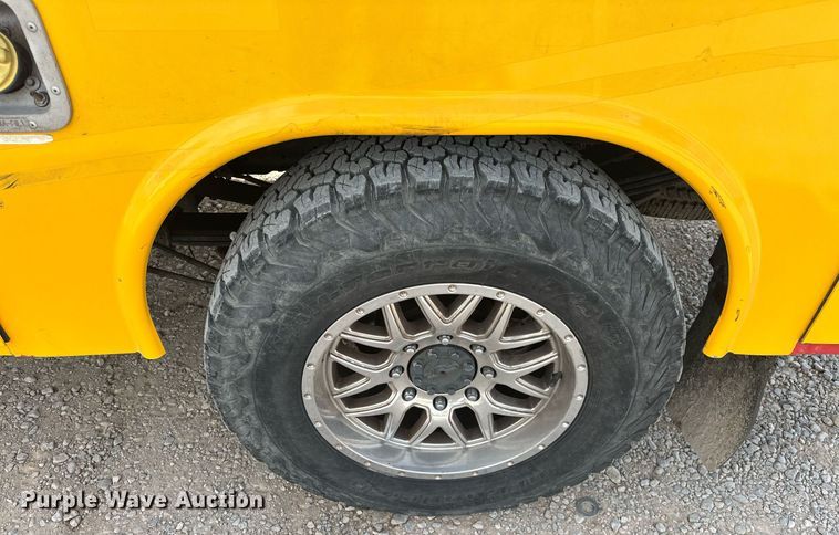 image for item EJ8461 2017 Ford F350 Super Duty XL utility bed pickup truck