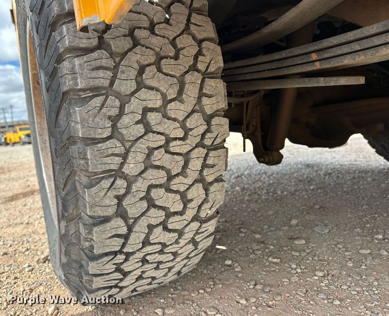 image for item EJ8461 2017 Ford F350 Super Duty XL utility bed pickup truck