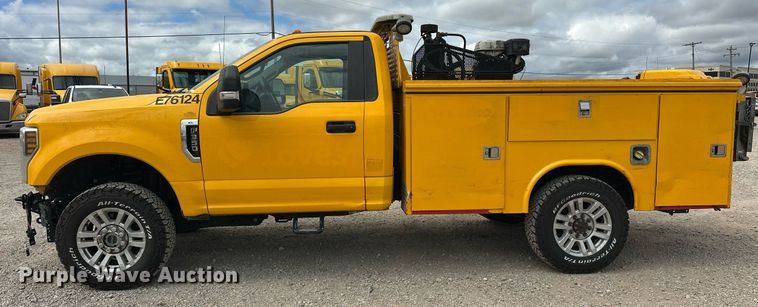 image for item EJ8463 2019 Ford F350 Super Duty XL utility bed pickup truck