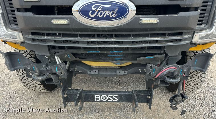 image for item EJ8463 2019 Ford F350 Super Duty XL utility bed pickup truck