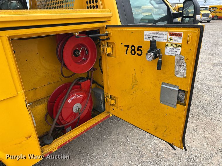 image for item EJ8463 2019 Ford F350 Super Duty XL utility bed pickup truck