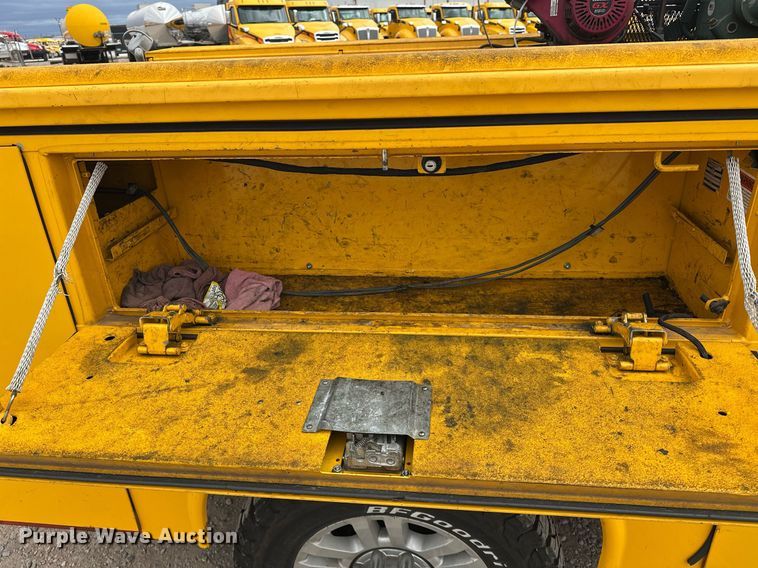 image for item EJ8463 2019 Ford F350 Super Duty XL utility bed pickup truck