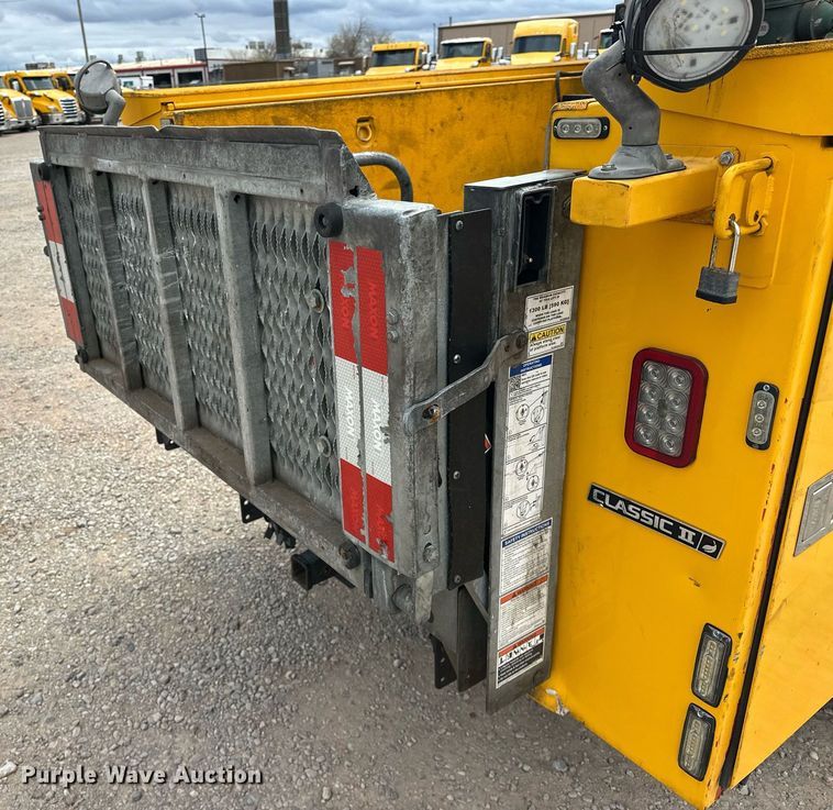 image for item EJ8463 2019 Ford F350 Super Duty XL utility bed pickup truck