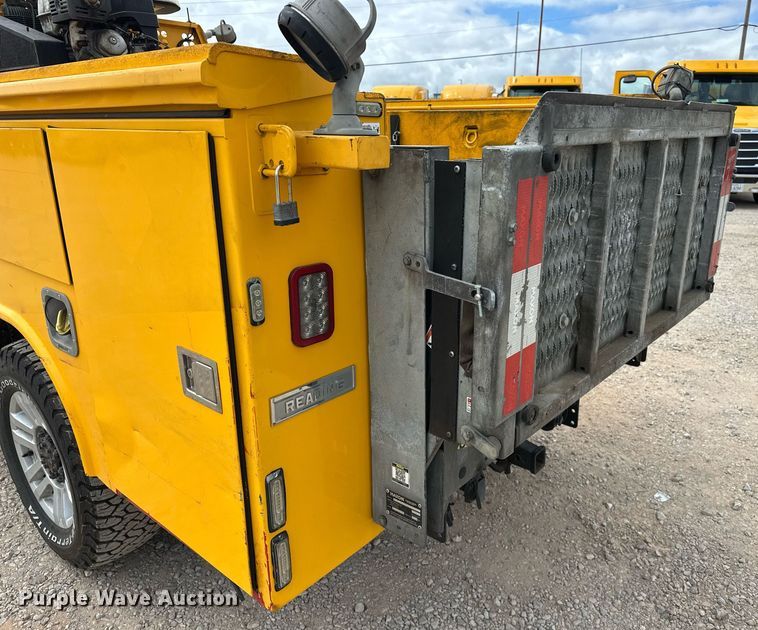 image for item EJ8463 2019 Ford F350 Super Duty XL utility bed pickup truck