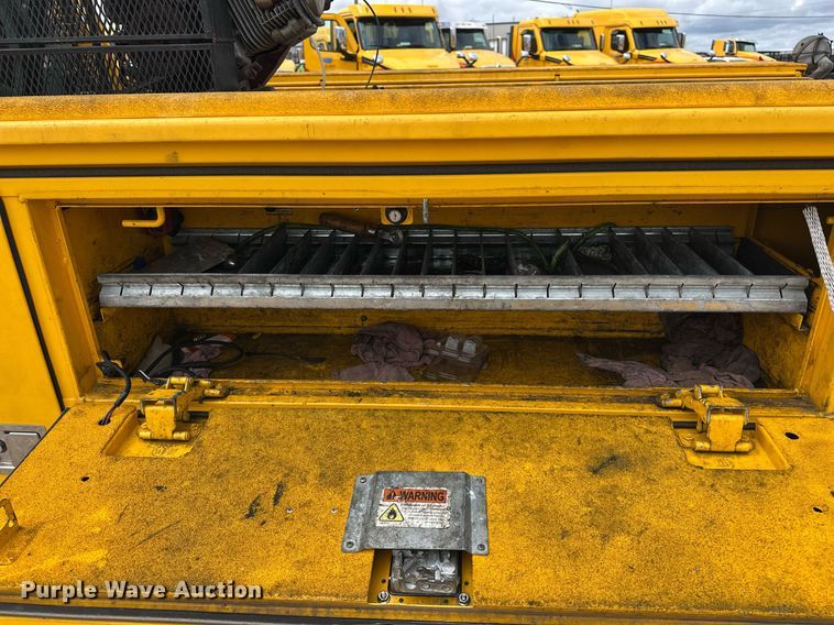 image for item EJ8463 2019 Ford F350 Super Duty XL utility bed pickup truck