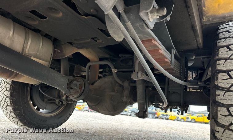 image for item EJ8463 2019 Ford F350 Super Duty XL utility bed pickup truck