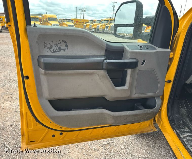 image for item EJ8463 2019 Ford F350 Super Duty XL utility bed pickup truck