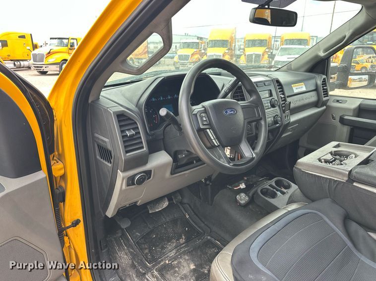 image for item EJ8463 2019 Ford F350 Super Duty XL utility bed pickup truck