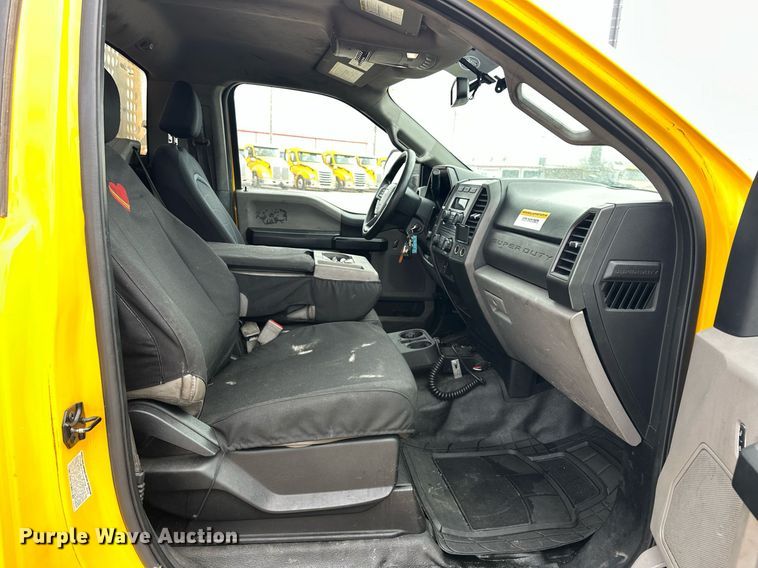 image for item EJ8463 2019 Ford F350 Super Duty XL utility bed pickup truck