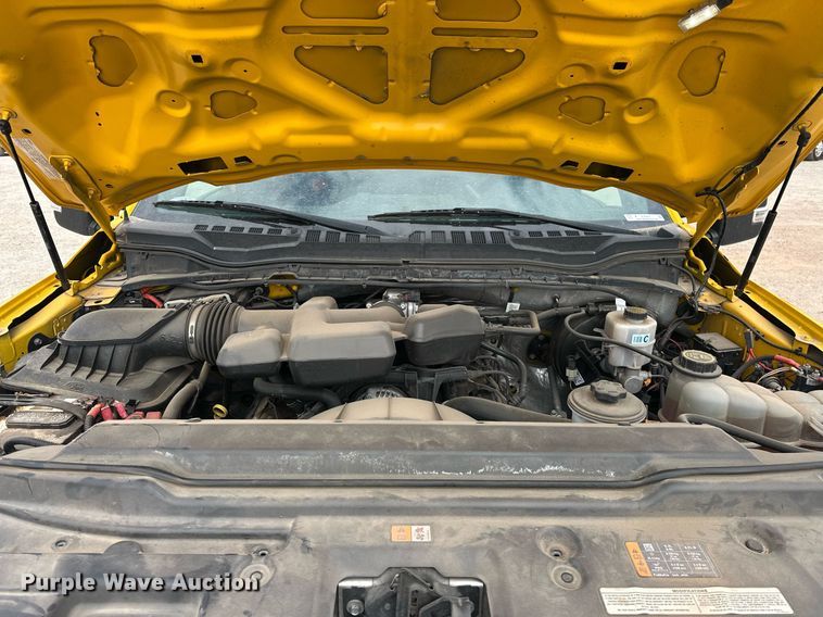 image for item EJ8463 2019 Ford F350 Super Duty XL utility bed pickup truck