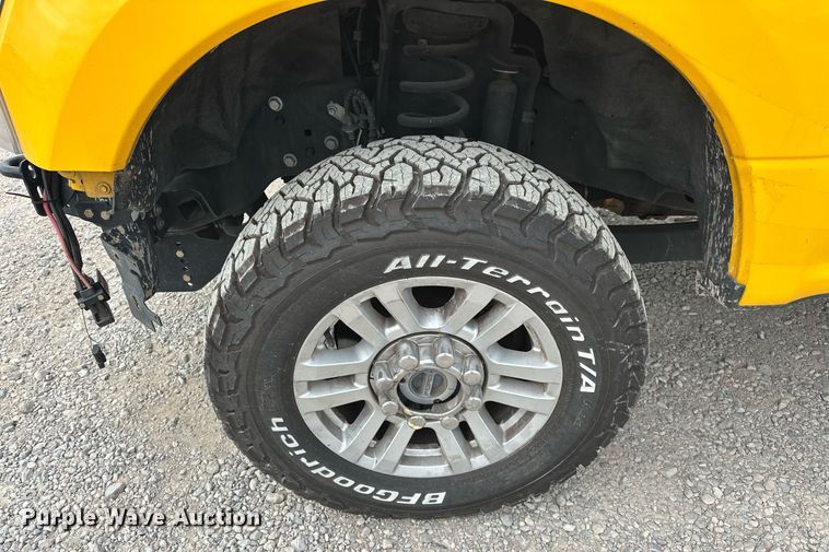 image for item EJ8463 2019 Ford F350 Super Duty XL utility bed pickup truck