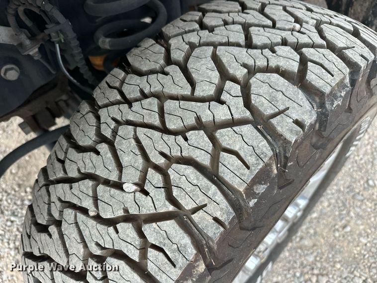 image for item EJ8463 2019 Ford F350 Super Duty XL utility bed pickup truck