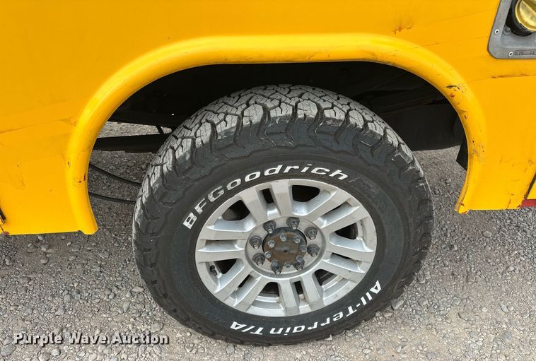 image for item EJ8463 2019 Ford F350 Super Duty XL utility bed pickup truck