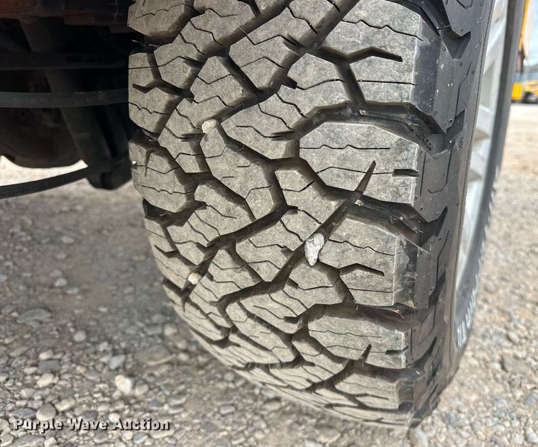 image for item EJ8463 2019 Ford F350 Super Duty XL utility bed pickup truck