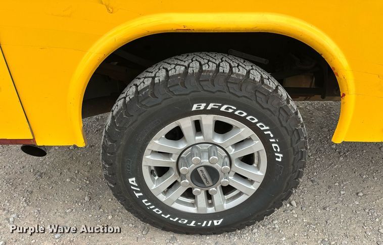 image for item EJ8463 2019 Ford F350 Super Duty XL utility bed pickup truck