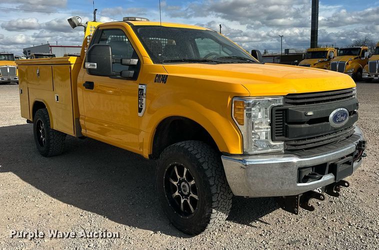 image for item EJ8467 2017 Ford F350 Super Duty XL utility bed pickup truck