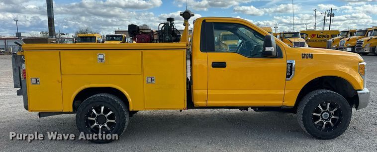 image for item EJ8467 2017 Ford F350 Super Duty XL utility bed pickup truck