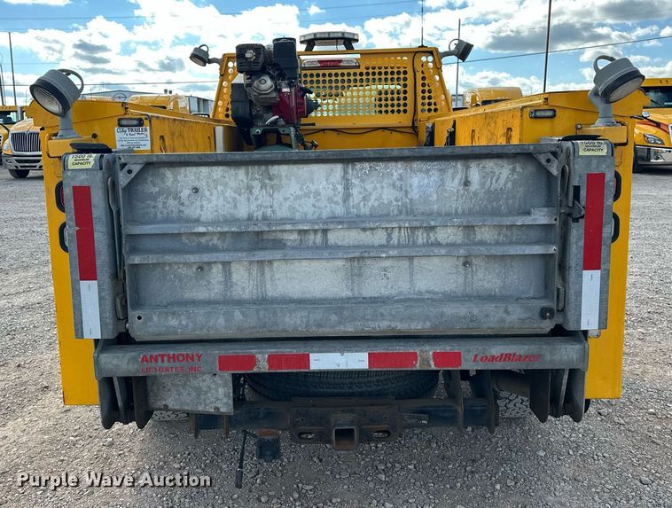 image for item EJ8467 2017 Ford F350 Super Duty XL utility bed pickup truck