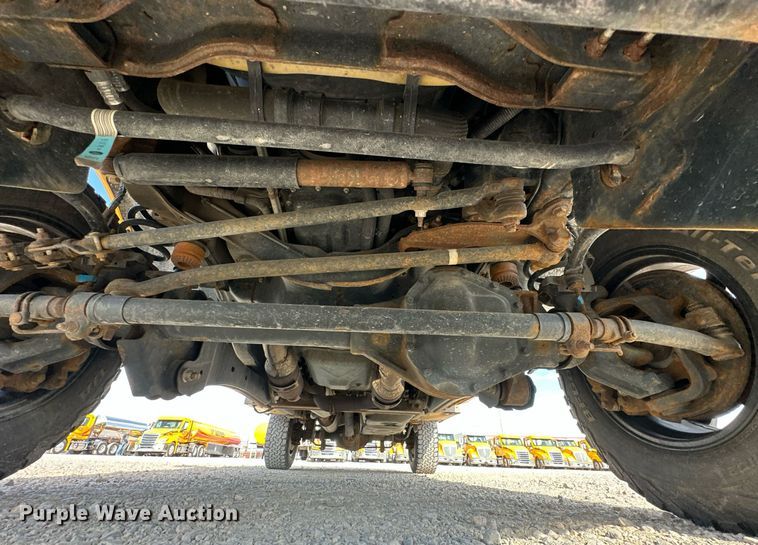 image for item EJ8467 2017 Ford F350 Super Duty XL utility bed pickup truck