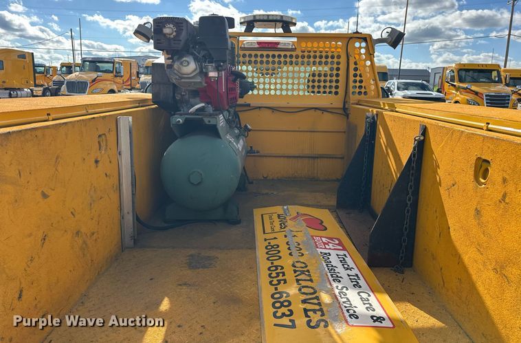 image for item EJ8467 2017 Ford F350 Super Duty XL utility bed pickup truck