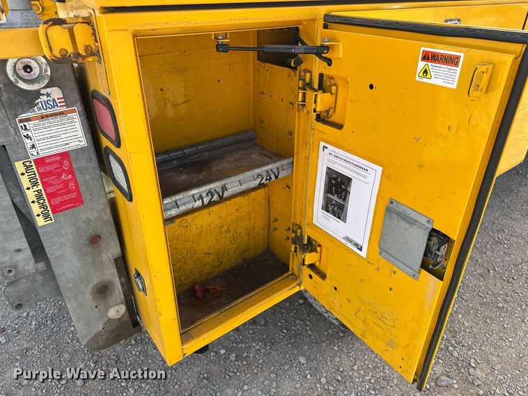 image for item EJ8467 2017 Ford F350 Super Duty XL utility bed pickup truck