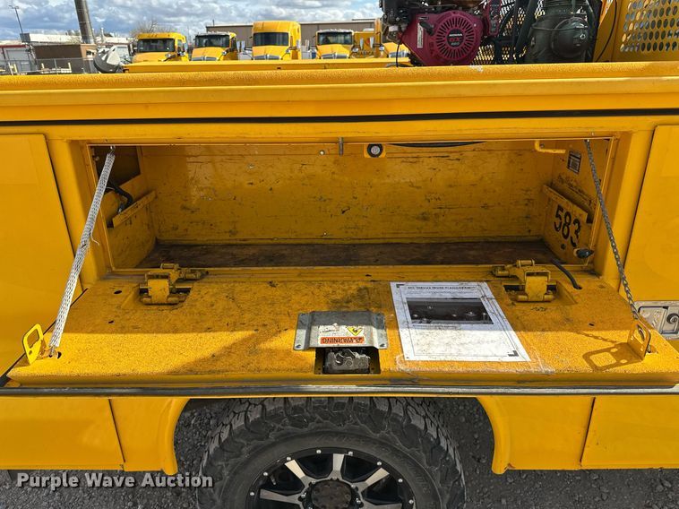 image for item EJ8467 2017 Ford F350 Super Duty XL utility bed pickup truck