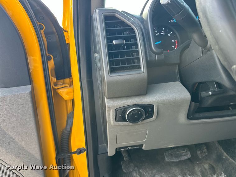 image for item EJ8467 2017 Ford F350 Super Duty XL utility bed pickup truck