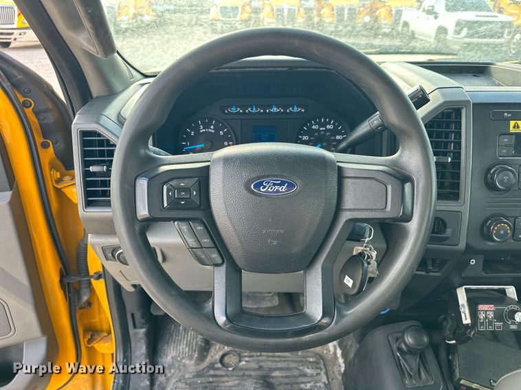 image for item EJ8467 2017 Ford F350 Super Duty XL utility bed pickup truck