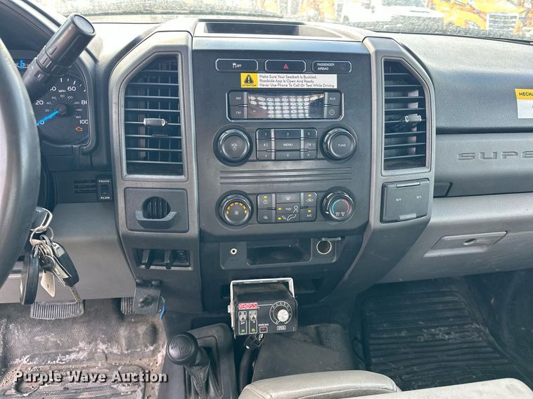 image for item EJ8467 2017 Ford F350 Super Duty XL utility bed pickup truck