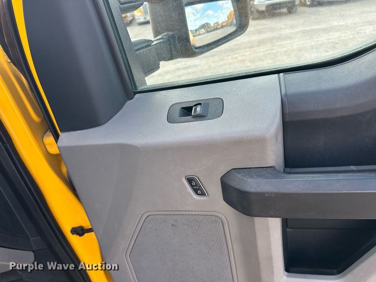 image for item EJ8467 2017 Ford F350 Super Duty XL utility bed pickup truck