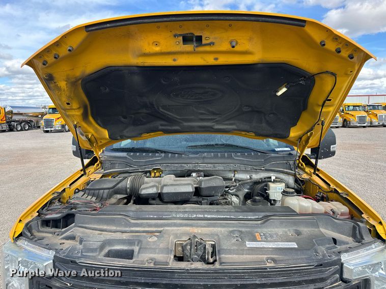 image for item EJ8467 2017 Ford F350 Super Duty XL utility bed pickup truck