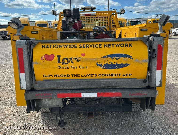 image for item EJ8468 2018 Ford F350 Super Duty utility bed pickup truck