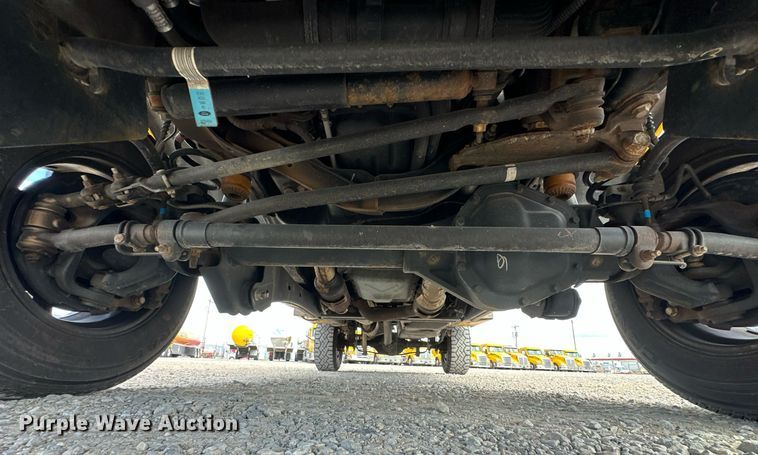 image for item EJ8468 2018 Ford F350 Super Duty utility bed pickup truck