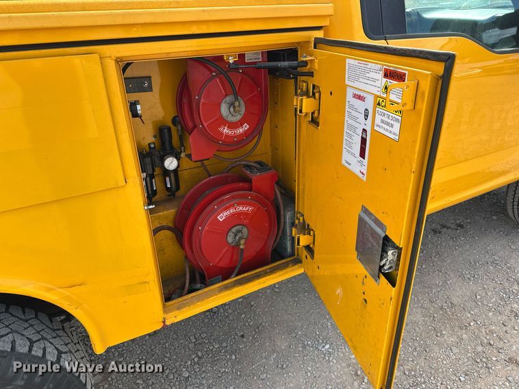 image for item EJ8468 2018 Ford F350 Super Duty utility bed pickup truck