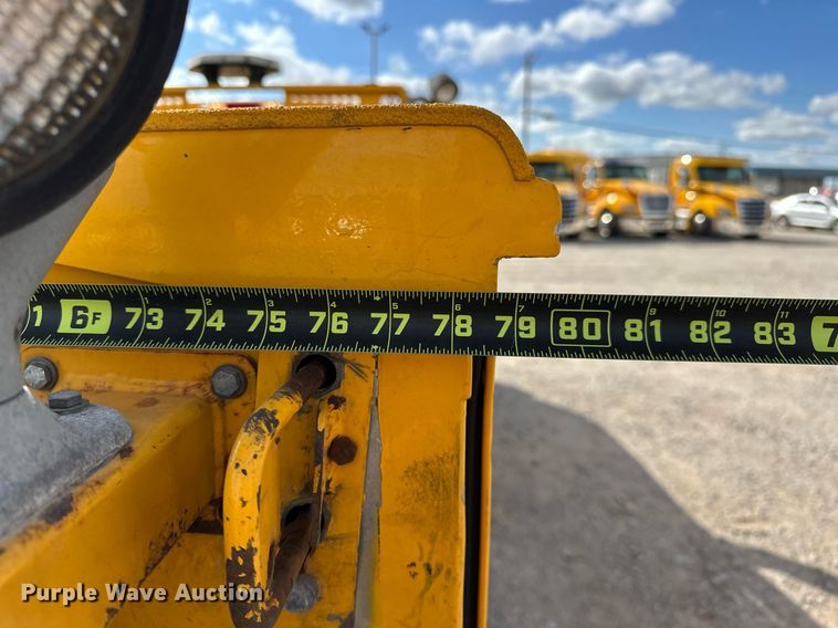 image for item EJ8468 2018 Ford F350 Super Duty utility bed pickup truck