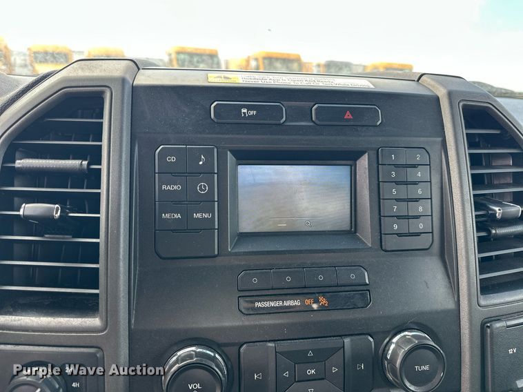 image for item EJ8468 2018 Ford F350 Super Duty utility bed pickup truck