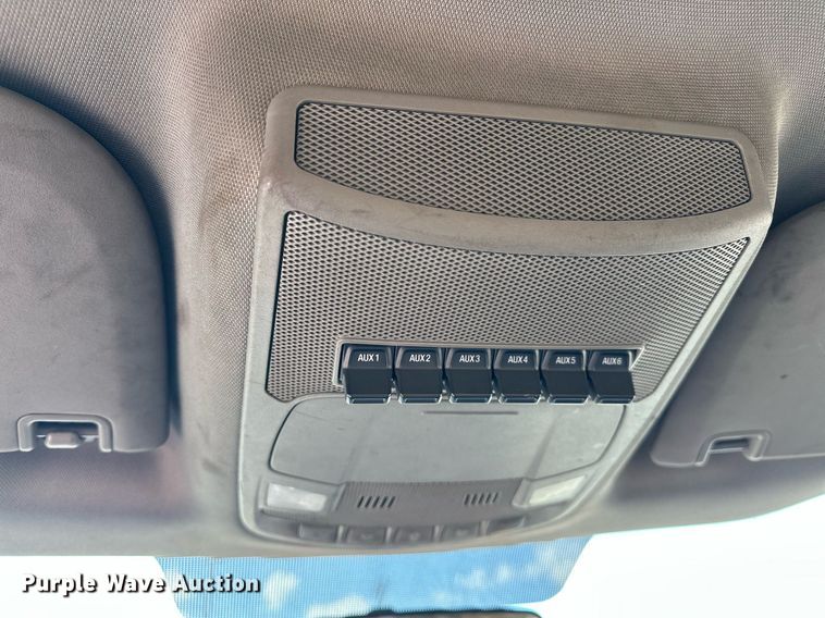 image for item EJ8468 2018 Ford F350 Super Duty utility bed pickup truck