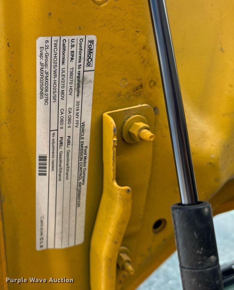 image for item EJ8468 2018 Ford F350 Super Duty utility bed pickup truck