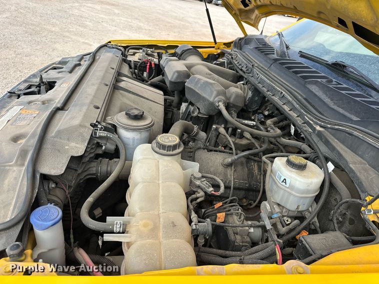 image for item EJ8468 2018 Ford F350 Super Duty utility bed pickup truck