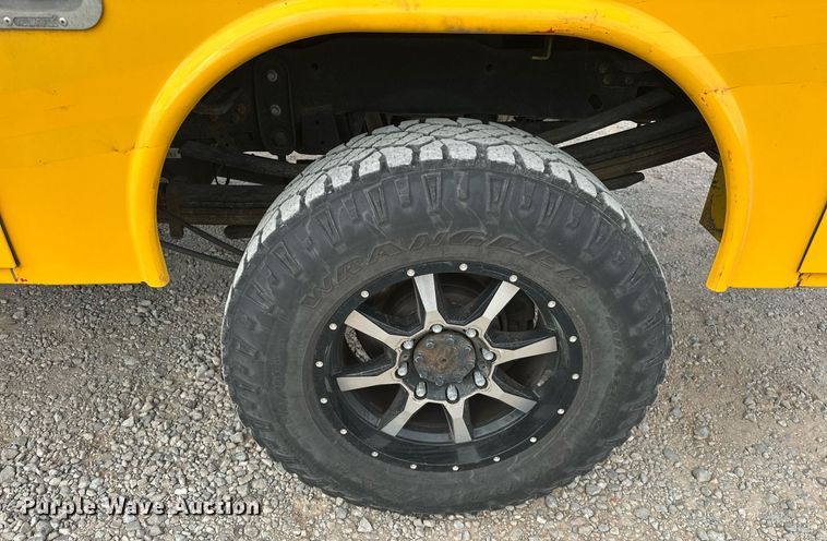 image for item EJ8468 2018 Ford F350 Super Duty utility bed pickup truck