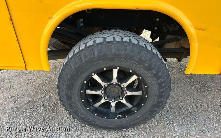 image for item EJ8468 2018 Ford F350 Super Duty utility bed pickup truck