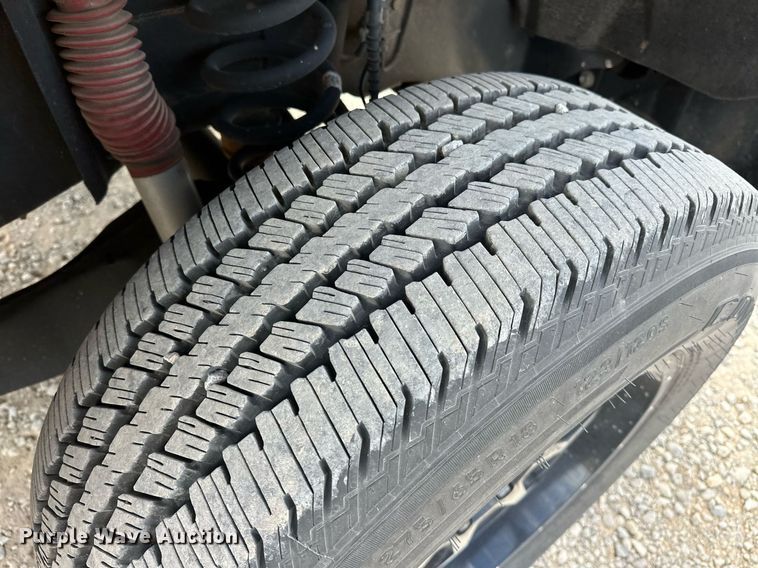 image for item EJ8468 2018 Ford F350 Super Duty utility bed pickup truck