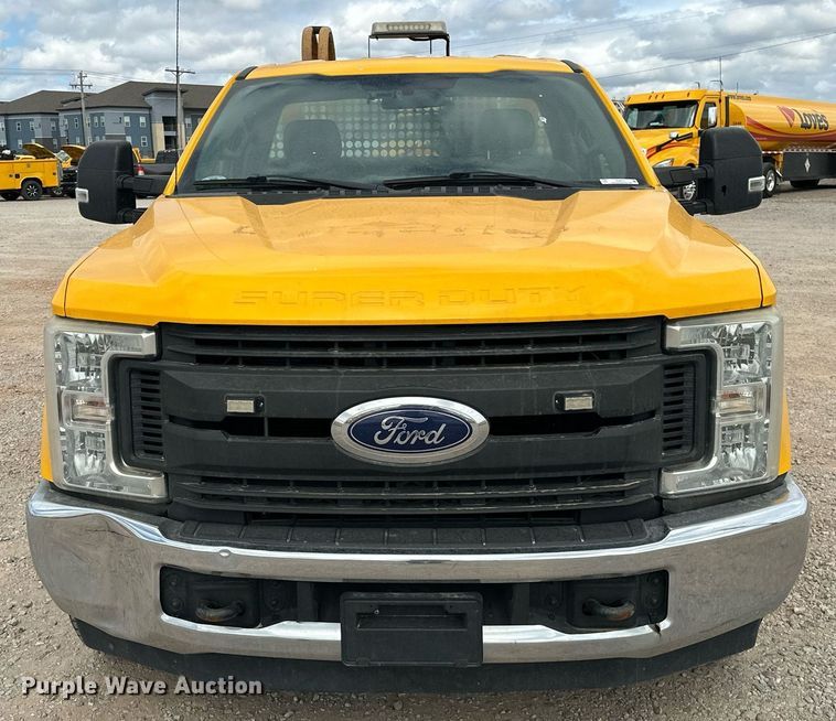 image for item EJ8470 2017 Ford F350 Super Duty XL utility bed pickup truck